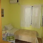 & Abba בית הארחה 3*